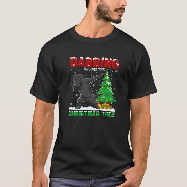 Dabbing Around the Christmas Tree Black Labrador D T-Shirt (Vorderseite)
