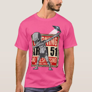 Dabbing der grauen Alien vor Vintagen Metallfläche T-Shirt