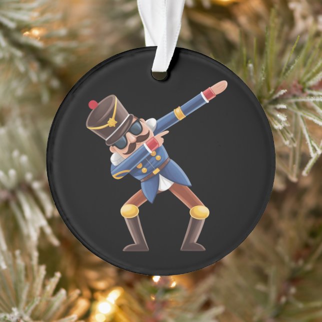 Dabbing Nussknacker Weihnachtsfeiertag Ornament (Baum)