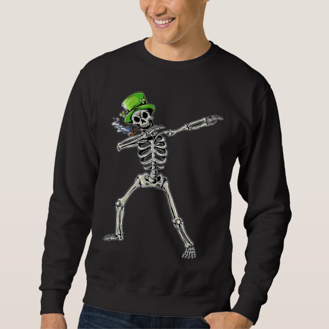 Dabbing Skeleton Wearing Green Hat  St Patrick's D Sweatshirt (Vorderseite)