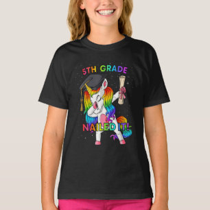 Dabbing Unicorn 5th Grade Nails It Abschluss T-Shirt