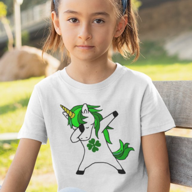 Dabbing Unicorn St. Patricks Day Green Kleeblatt T-Shirt (Von Creator hochgeladen)