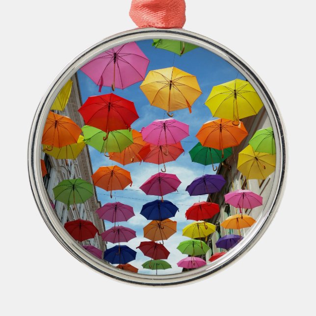 Dach aus Regenschirmen Silbernes Ornament (Vorne)