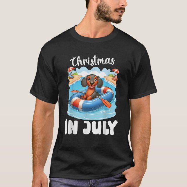 DACHSHUND Dog on Inflatable Boat Merry Christmas i T-Shirt (Vorderseite)