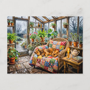 Dachshund ruht auf Patchwork-Stuhl in Greenh Postkarte