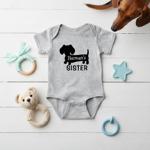 Dachshunds kleine Schwester personalisiert mit Nam Baby Strampler