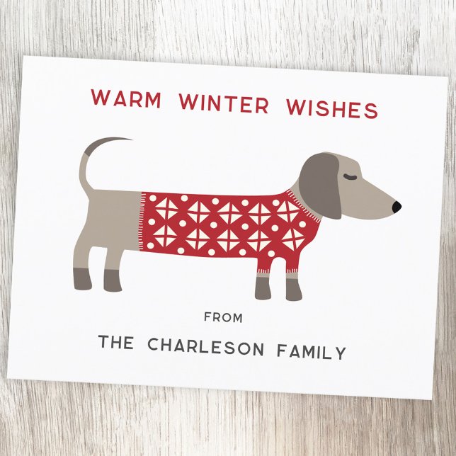 Dackel Dog Fun Feiertagspostkarte (Dachshund Sausage or Wiener dog in a red and white festive sweater on a Holiday postcard)