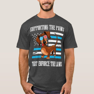 Dackel Hund mit Coolen US-Flaggenbrillen zur Unter T-Shirt