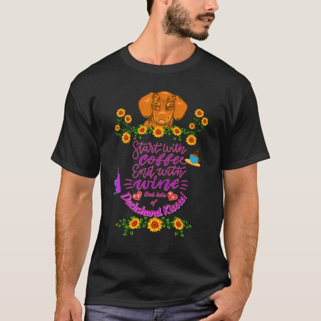 DACKEL PET FUNNY DACKEL HUND BEGINNT MIT KAFFEE T-Shirt (Vorderseite)