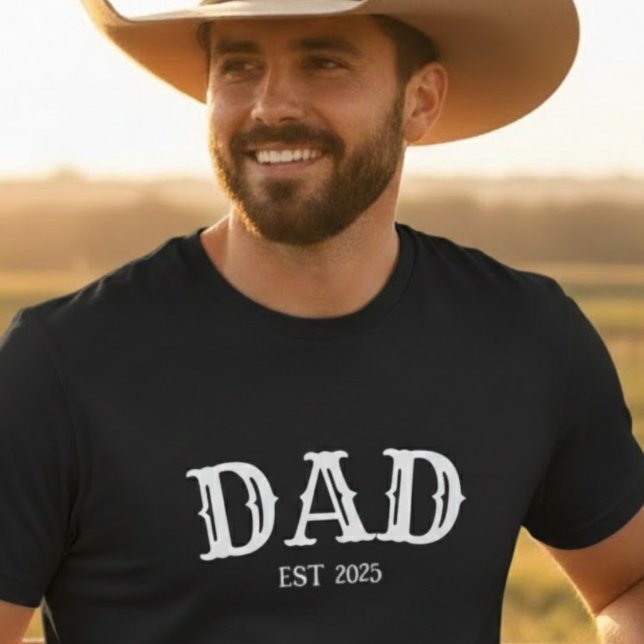 Dad Bold Text Est 2025 Tri-Blend Shirt (Von Creator hochgeladen)