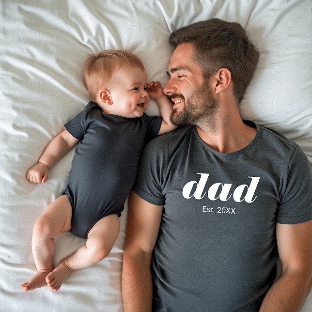 Dad Established New Dad Gift T-Shirt (Von Creator hochgeladen)