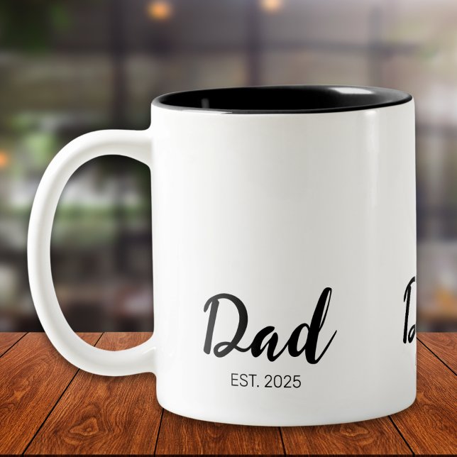 Dad Established New Dad Gift  Zweifarbige Tasse (Von Creator hochgeladen)