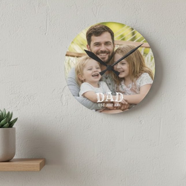 Dad-Foto etabliert Runde Wanduhr (Von Creator hochgeladen)