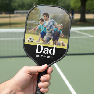 Dad hat Skript Schwarz Foto eingerichtet Pickleball Schläger