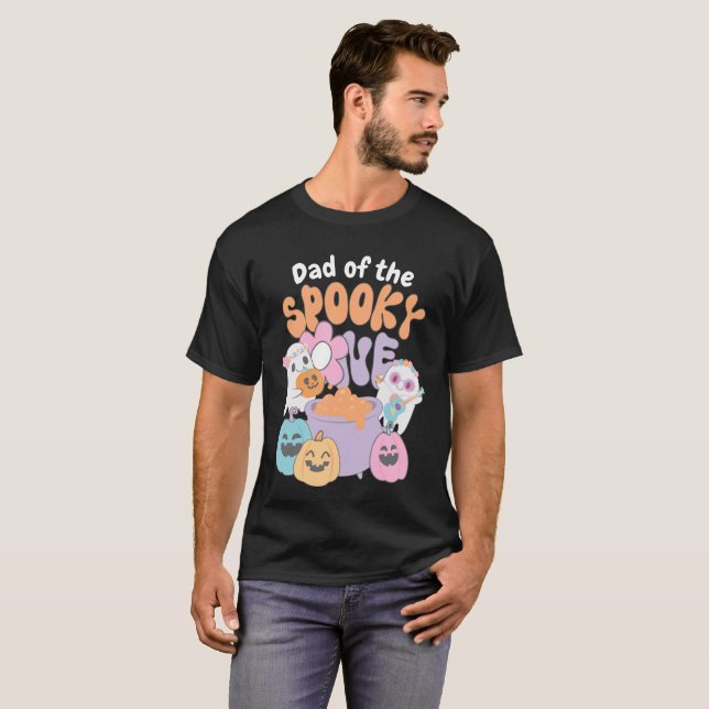 Dad of the Spooky One Hippie Halloween T-Shirt (Vorne ganz)