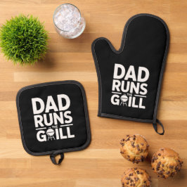 Dad Runs the Grill Strong BBQ Statement Ofenhandschuh & Topflappen-Set