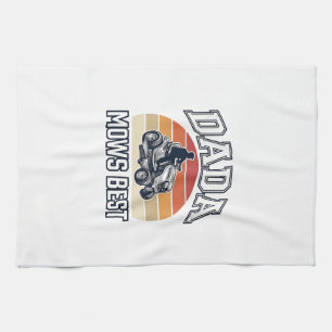 Dada Mows Best Vintage-Rasenmäher-Shirt-Design_1 Geschirrtuch