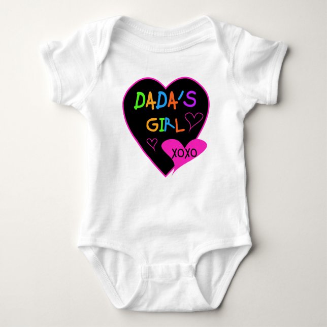 Dadas Girl T - Shirt, Tasse, Button, Magnet, Mehr Baby Strampler (Vorderseite)
