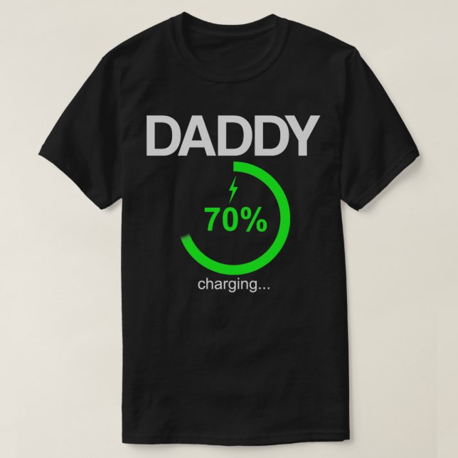 Daddy Battery Charging Funny Parent Graphic Novelt T-Shirt (Design vorne)