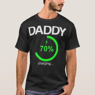 Daddy Battery Charging Funny Parent Graphic Novelt T-Shirt