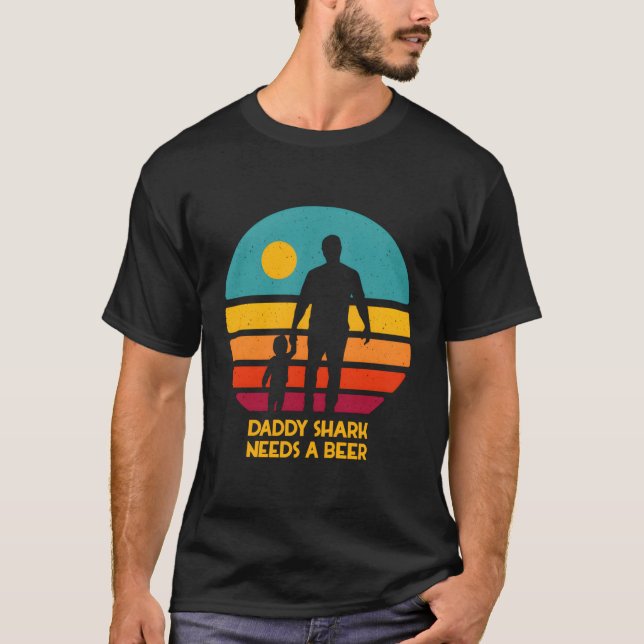 Daddy braucht ein Bier-Meme Bier Drinker T-Shirt (Vorderseite)