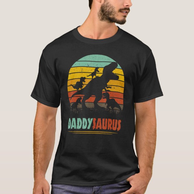 Daddy Dinosaur Daddysaurus 4 Kinder für Vater T-Shirt (Vorderseite)
