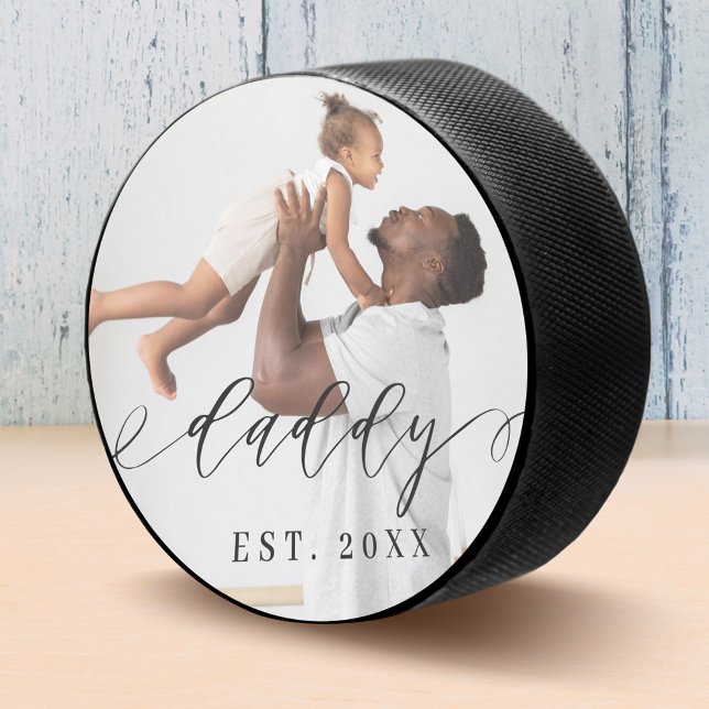 Daddy Elegant Script Minimal Father's Day Photo Eishockey Puck (Daddy Elegant Script Minimal Father's Day Photo Hockey Puck)