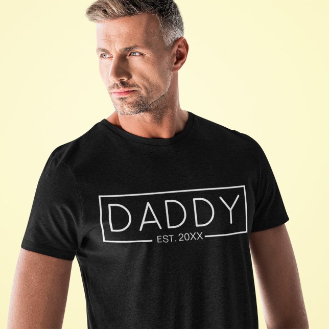 Daddy Est Custom Year for New Dad T-Shirt (Von Creator hochgeladen)