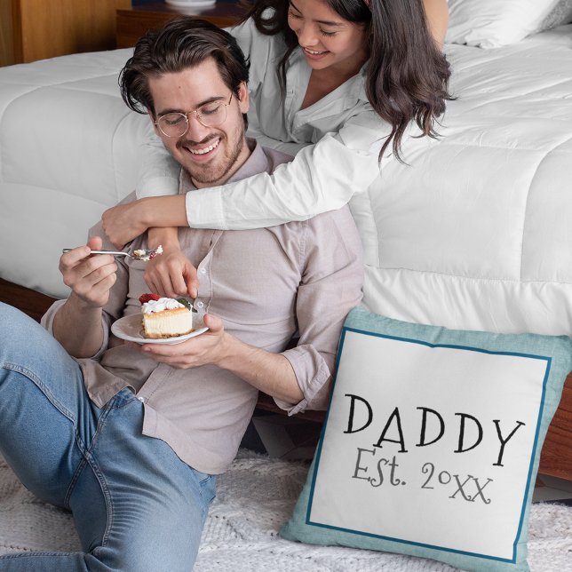 Daddy & Establishment Date Custom Throw Pillow Kissen (Von Creator hochgeladen)