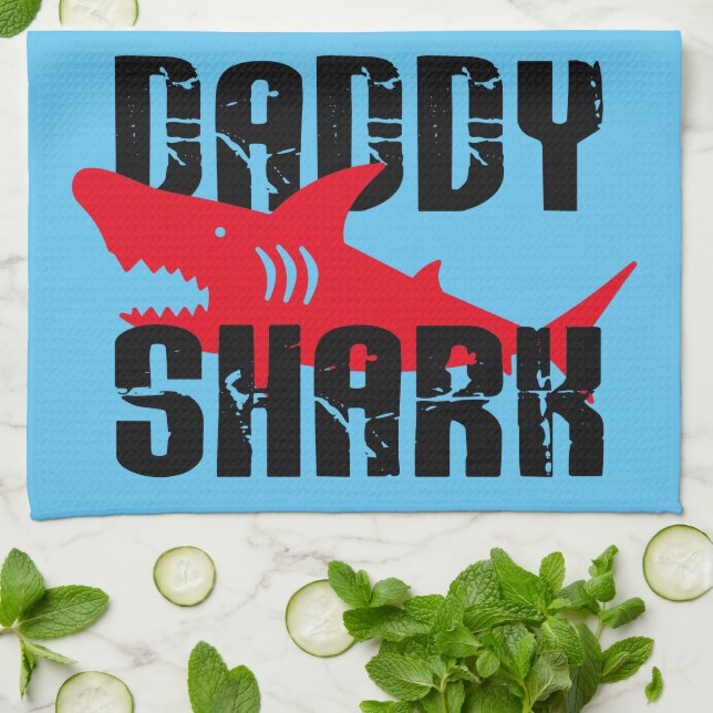 Daddy Shark hat Graphic getragen Geschirrtuch (Gefaltet)