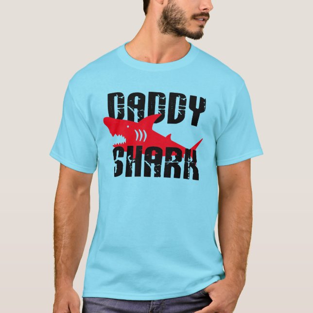 Daddy Shark hat Graphic getragen T-Shirt (Vorderseite)