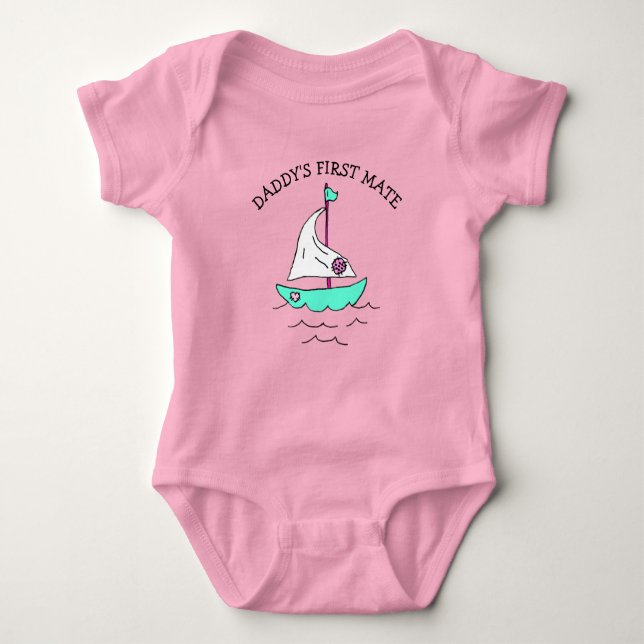 Daddy's First Mate Sailboat Baby Girl Baby Strampler (Vorderseite)