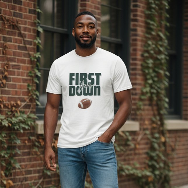Daddy's First Year Down Football Graphic T-Shirt (Von Creator hochgeladen)