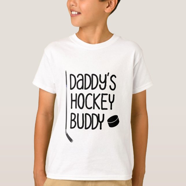 Daddy's Hockey Buddy // Niedlich Hockey Kids T-Shirt (Vorderseite)