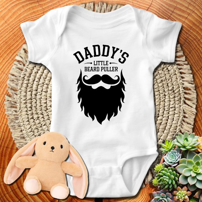 Daddy's Little Beard Puller Funny Vatertag Baby Strampler (Von Creator hochgeladen)