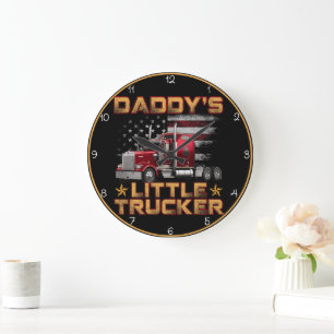Daddy's Little Trucker American Flag Große Wanduhr