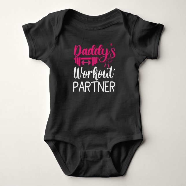 Daddy's Workout Partner Baby Strampler (Vorderseite)