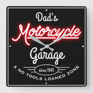 Dad's Motorcycle Garage Red Faux Neon Black  Quadratische Wanduhr