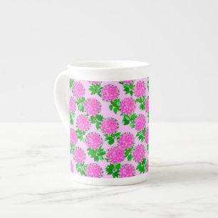Dahlia-Blume in tiefrosa Prozellantasse