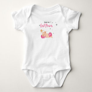 Dahlia hat Power. Personalisieren Sie diesen Bodys Baby Strampler