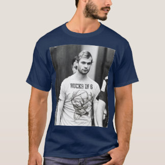 Dahmer in T-Shirt
