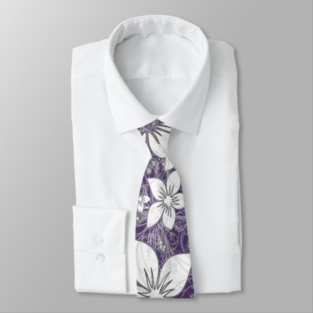 Dainty Floral Scroll auf Plum Krawatte (Gebunden)