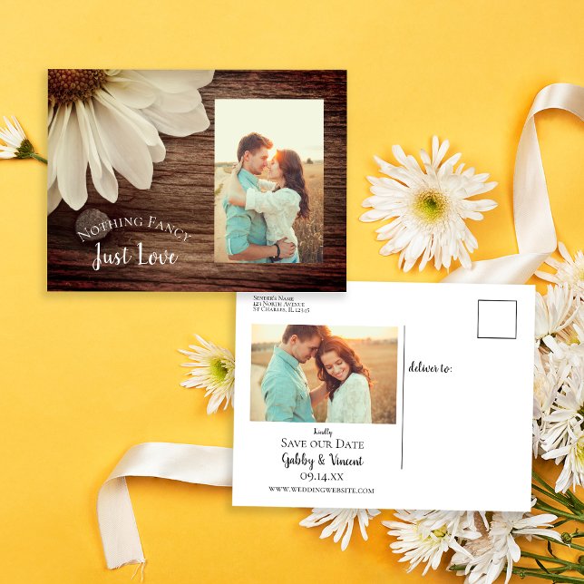 Daisy and Barn Wood Country Wedding Save the Date Ankündigungspostkarte (Von Creator hochgeladen)