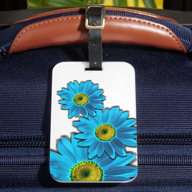 Daisy Blume mit Blue Petals Gepäckanhänger (Vorderseite Insitu 2)