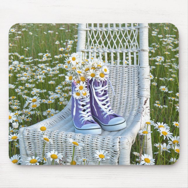 Daisy Bouquet in Lila Sneakers Mousepad (Vorne)