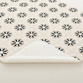 Daisy Delight Monochrome Blossom Sherpadecke