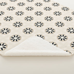 Daisy Delight Monochrome Blossom Sherpadecke