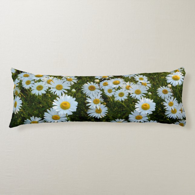 Daisy Field Body Pillow Seitenschläferkissen (Vorderseite)