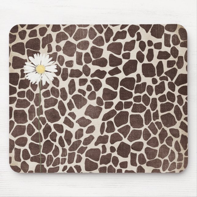 Daisy on Giraffe Print Mousepad (Vorne)