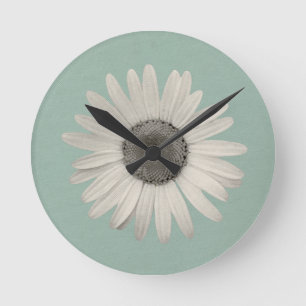 Daisy Pop von Color Seafoam Green Runde Wanduhr